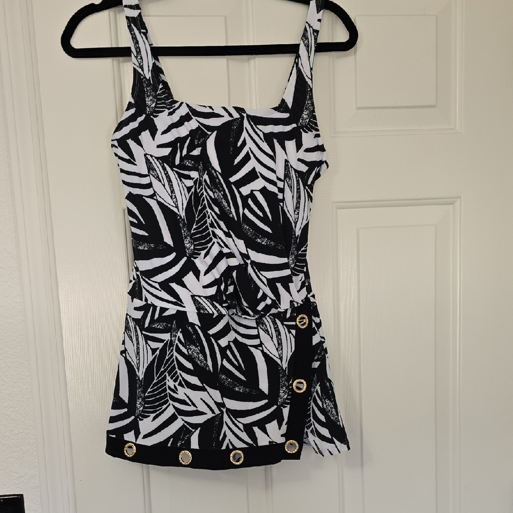 Beyond Control Black and White Leaf Print Dress Sz 6 Nwt
